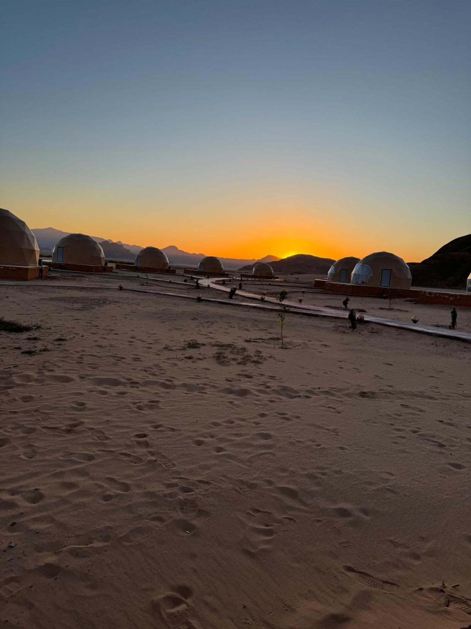 Wadi Rum Anwar Luxury Camp Exterior foto